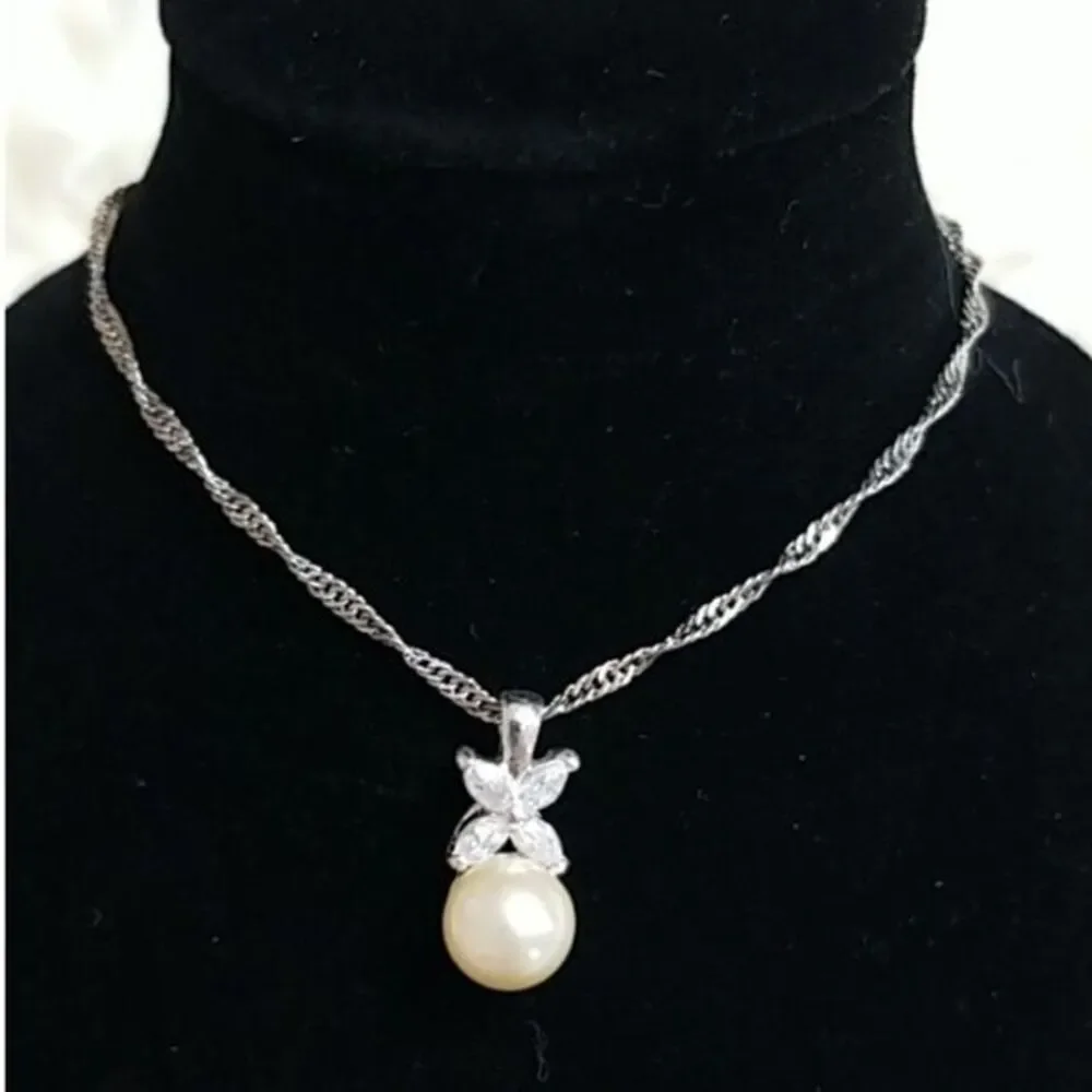 925‎ Silver Pearl Pendant Necklace
